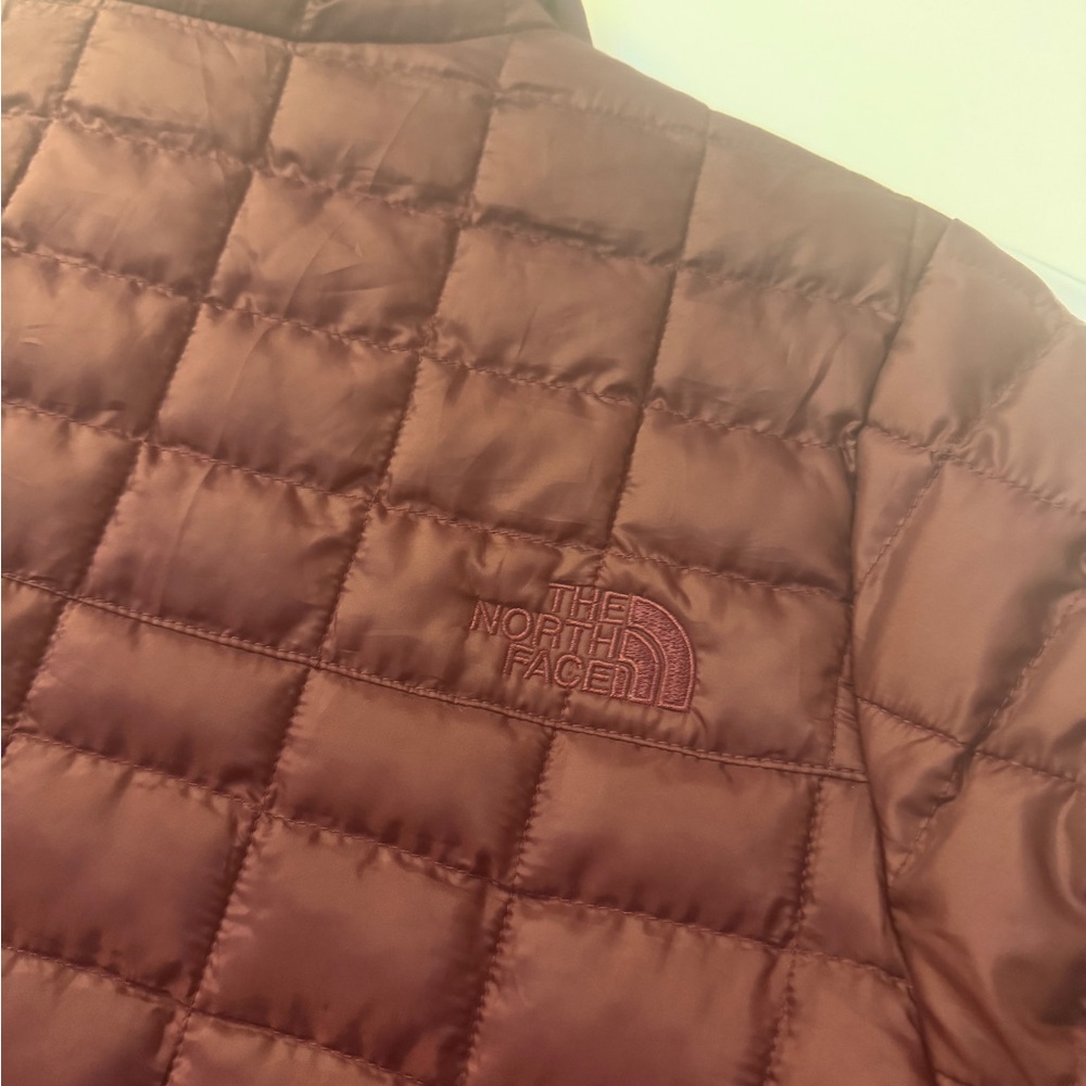 The North Face Maroon Jacket - Picture 7 of 8